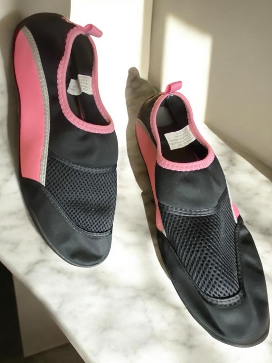 Shoes - Black and Pink Slip-On Water Shoes sz L 9-10